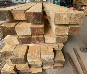 Thanh gỗ thông vuông cao cấp